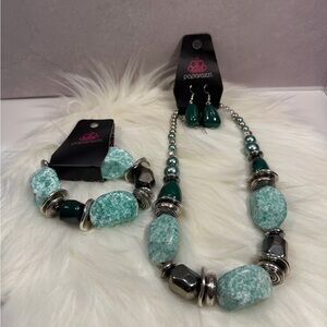 💜3/$15💜 Paparazzi Green and Silver Jewelry Set
